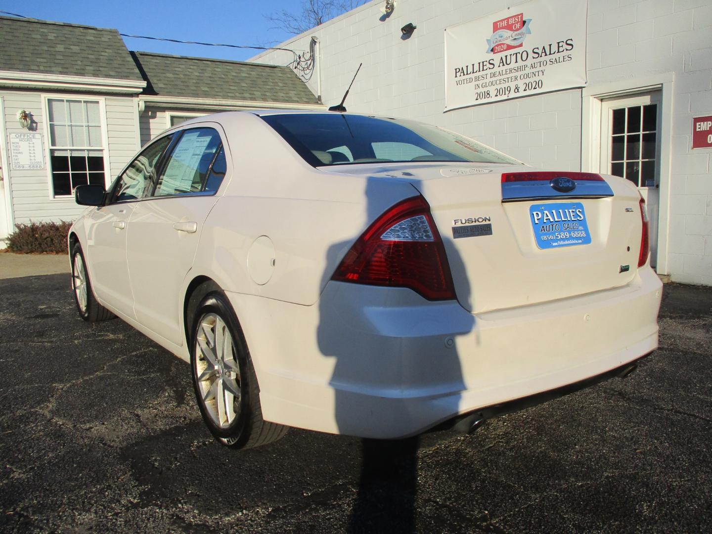 2010 WHITE Ford Fusion V6 SEL (3FAHP0JG5AR) with an 3.0L V6 DOHC 24V engine, AUTOMATIC transmission, located at 540a Delsea Drive, Sewell, NJ, 08080, (856) 589-6888, 39.752560, -75.111206 - Photo#4